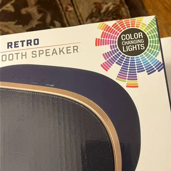 iLIVE Retro  Elegant Black Bluetooth Speaker with Color Changing lights❤️🌺 - Picture 3 of 10